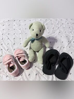 ✨Kids Vans & Rainbow Bundle W/ Anthropology Bear✨
